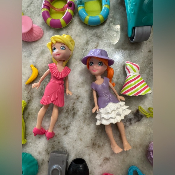 Two Polly Pockets with accessories - Picture 2 of 3